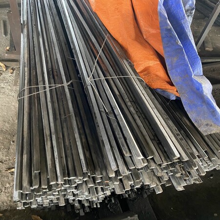 THÉP VUÔNG ĐẶC 30X30/ THANH VUÔNG ĐẶC 30X30