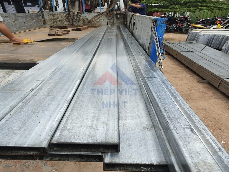 THÉP HỘP 50X150X4LI/ THÉP HỘP CHỮ NHẬT 50X150X4MM