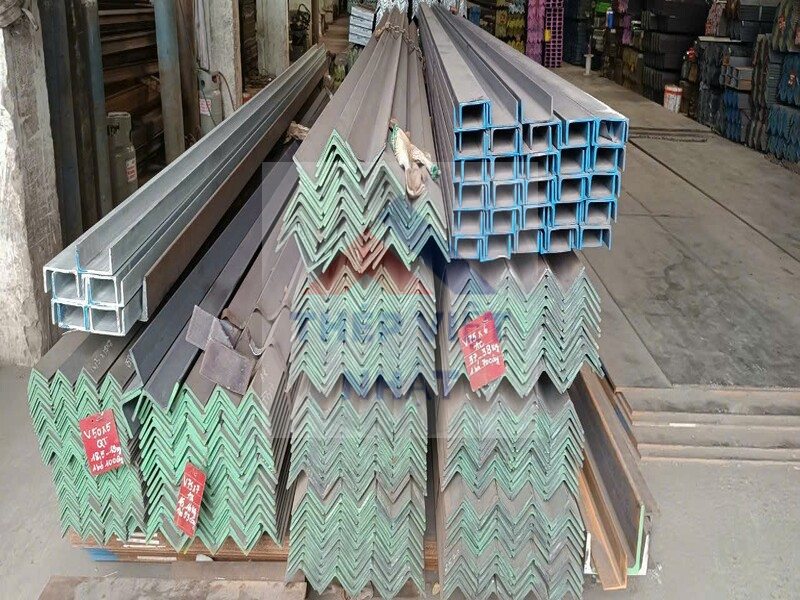 Thép hình U160x60x6x12m(12,6kg/mét)