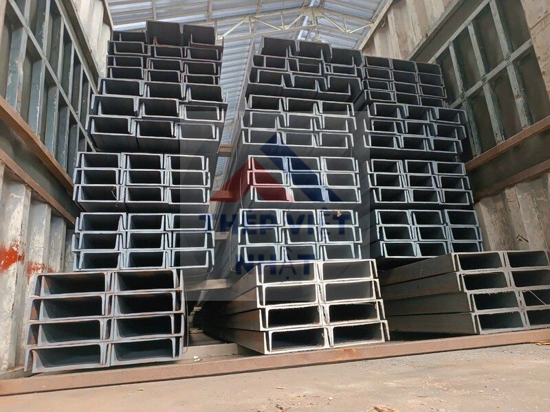 Thép hình U 180/ Thép chữ C180 tiêu chuẩn ASTM A36/ JIS G3101 SS400