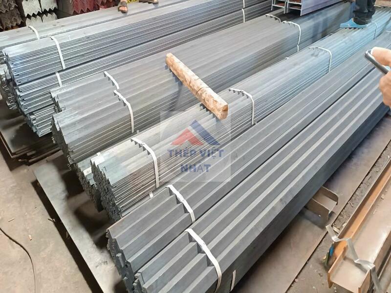 THÉP HÌNH V 63X63X4MM/ THÉP CHỮ V 63X63X4LI